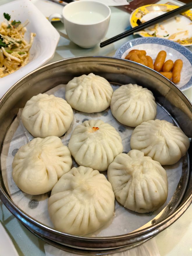 还是冷水蒸看看正确的方法！凯发首页登录蒸包子是开水蒸(图1)