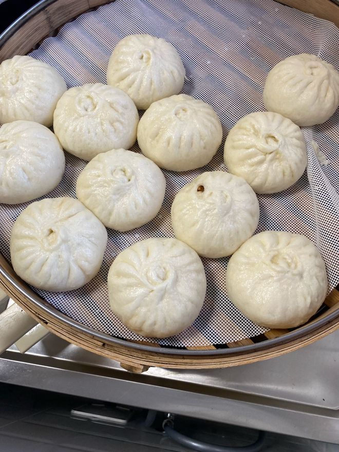 还是冷水蒸看看正确的方法！凯发首页登录蒸包子是开水蒸(图2)