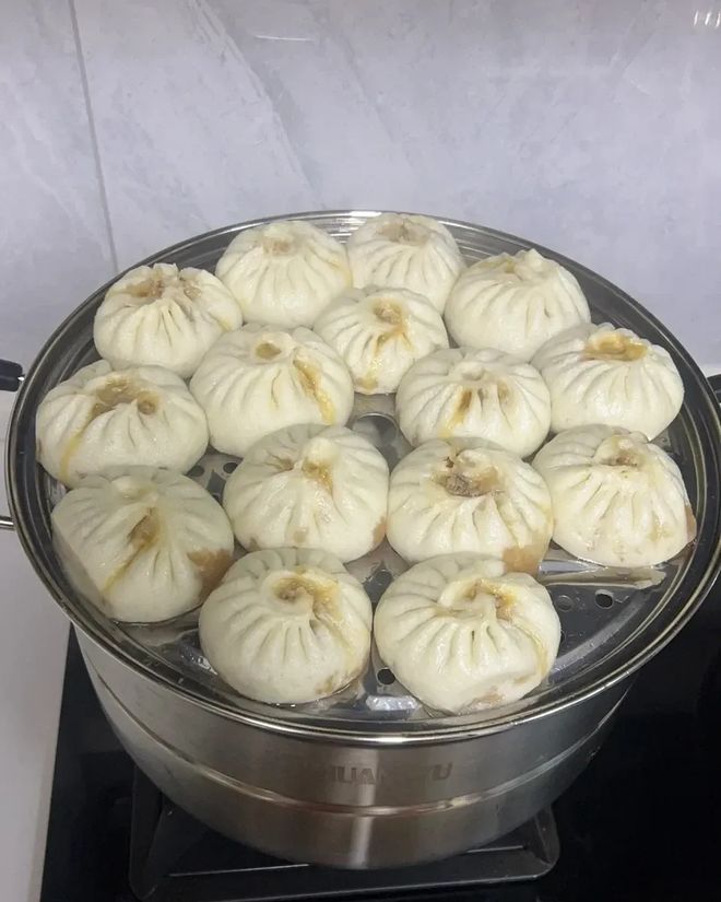 还是冷水蒸看看正确的方法！凯发首页登录蒸包子是开水蒸(图8)